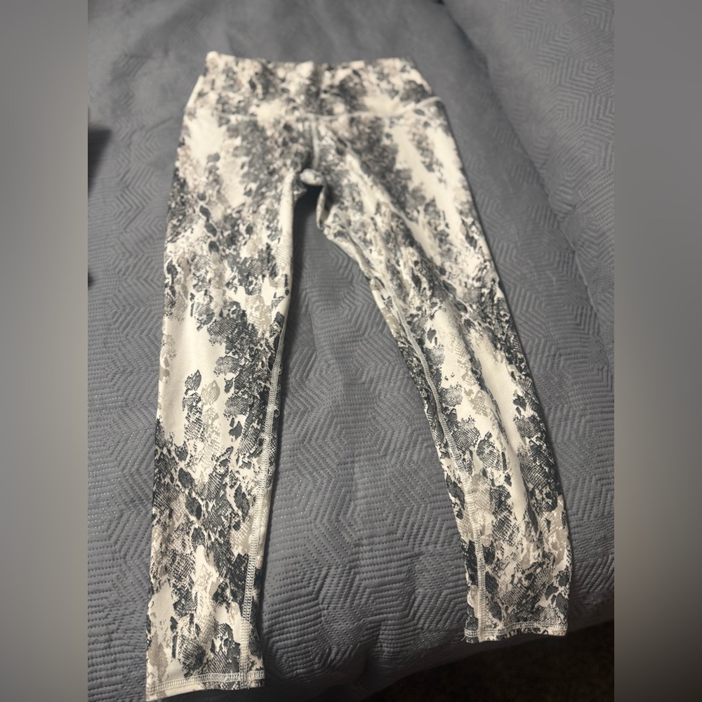Leggings size medium